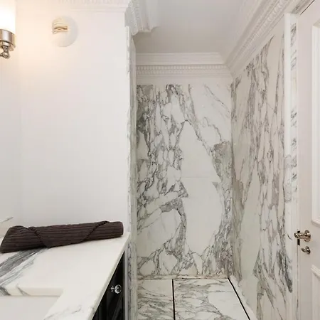 فيلة Luxurious With 7 Bedrooms