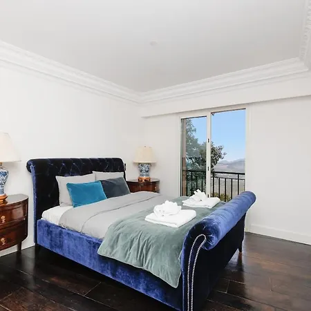 Luxurious With 7 Bedrooms