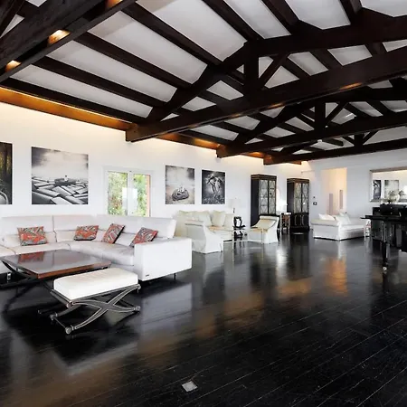 فيلة Luxurious With 7 Bedrooms *